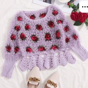 LAVENDER KNIT CROPPED CROTCHET
SWEATER WITH ROSES